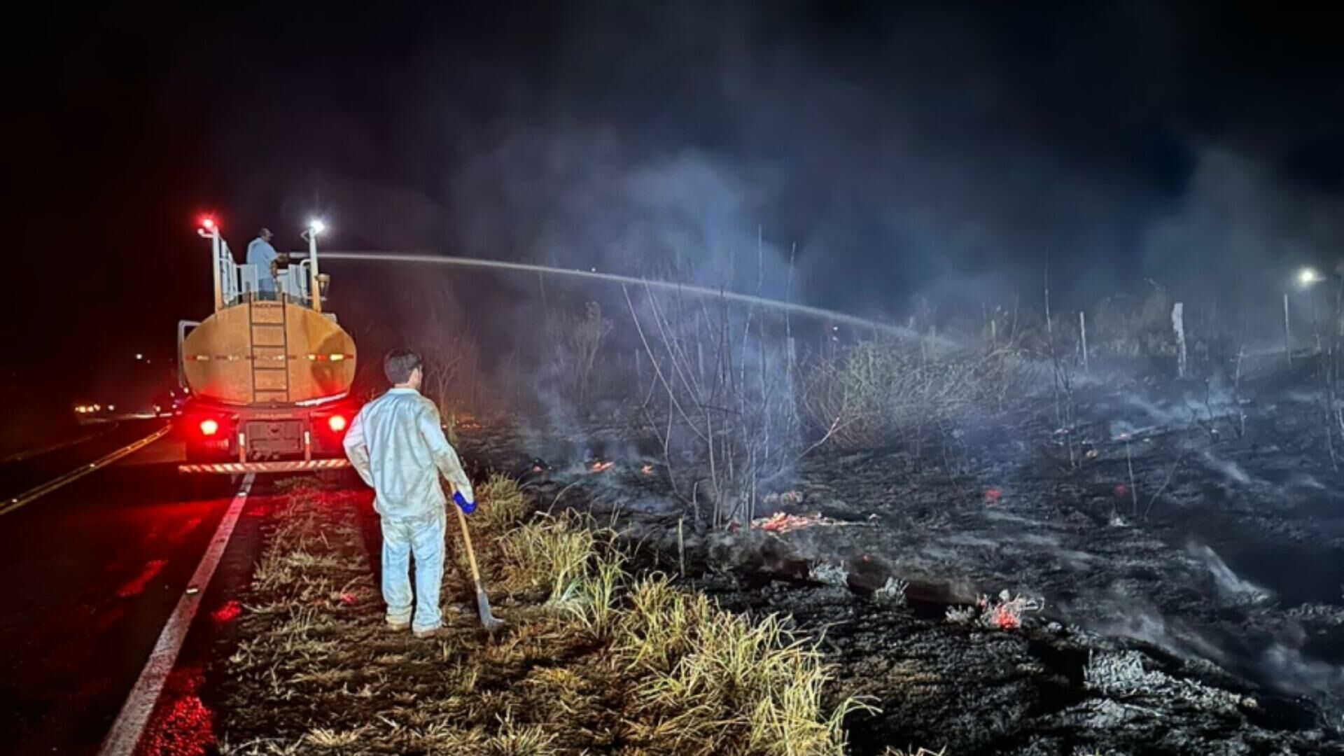 Imagem de compartilhamento para o artigo Incêndio atinge Serra Sucuriú e mobiliza brigadistas em Paraíso das Águas da MS Todo dia